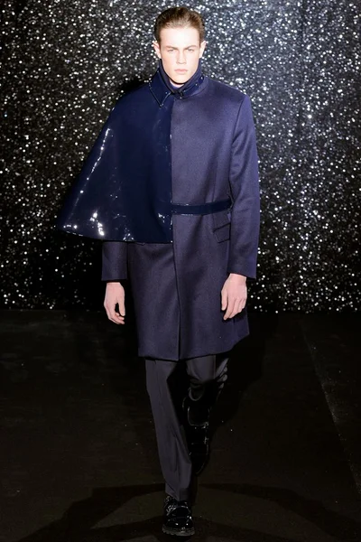 Look 30